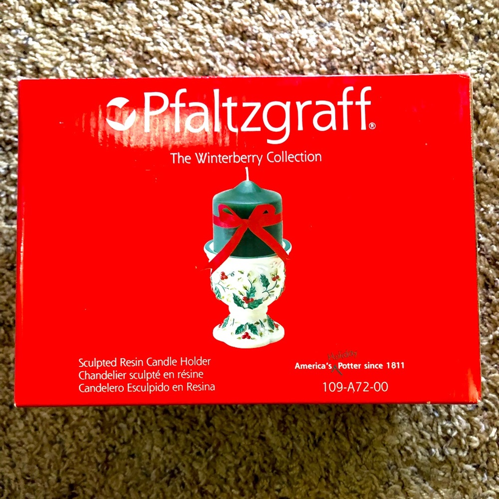New in Box Pfaltzgraff Winterberry sculpted resin candle holder